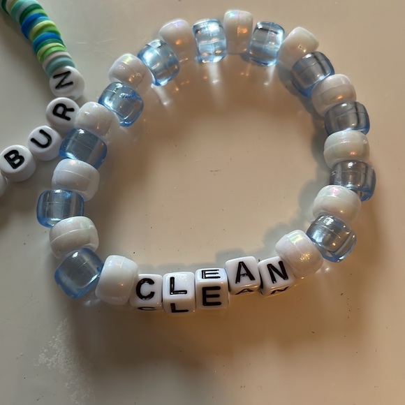 Taylor Swift Friendship Bracelets set of 4 - Picture 4 of 6